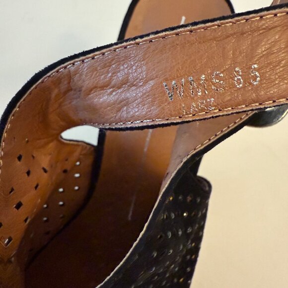 Report Black Chunky Block Heels Larz Sandals 8.5 Perforated Design Faux Suede - Picture 9 of 10